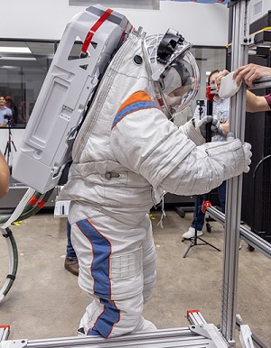 Axiom-Space-Nokia-space-suit-test.jpg